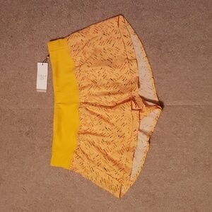 NWT Calia by Carrie Underwood Women's Kick It Up Performance Shorts